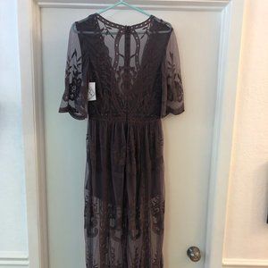 Wishlist Plunge Front Muted Berry Romper with Maxi Lace Overlay Size Small